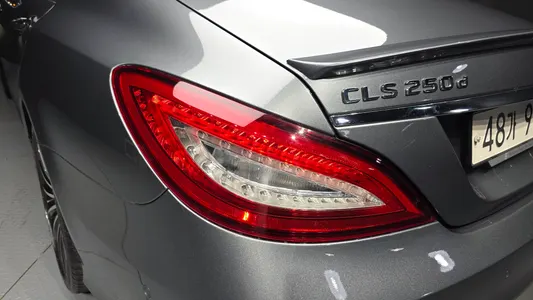 Mercedes-Benz CLS-Class W218 CLS250 d 4MATIC AMG Line 2017 23