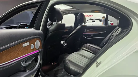 Mercedes-Benz E-Class W213 E300 2018 11