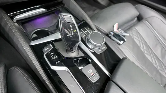 BMW 5 Series (G30) 520d xDrive 2019 9