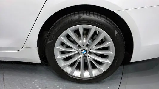 BMW 5 Series (G30) 520d xDrive 2019 21