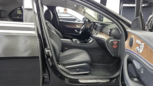 Mercedes-Benz E-Class W213 E220d 4MATIC 2019 11