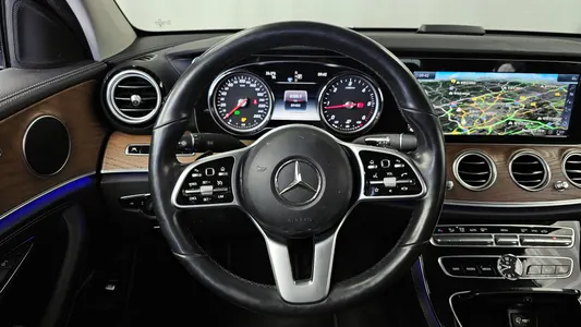 Mercedes-Benz E-Class W213 E220d 4MATIC 2019 13