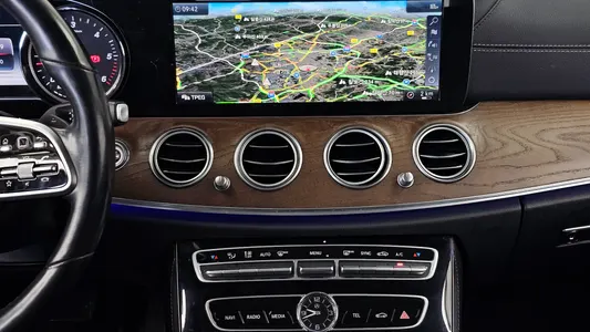 Mercedes-Benz E-Class W213 E220d 4MATIC 2019 14