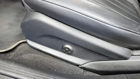 Mercedes-Benz E-Class W213 E220d 4MATIC 2019 32