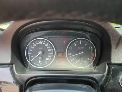 BMW 3 Series (E90) 328i 2010 9