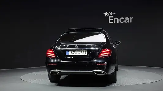 Mercedes-Benz E-Class W213 E300 4MATIC 2019 4