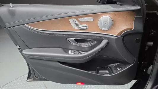 Mercedes-Benz E-Class W213 E300 4MATIC 2019 24