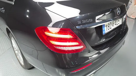 Mercedes-Benz E-Class W213 E300 4MATIC 2019 23