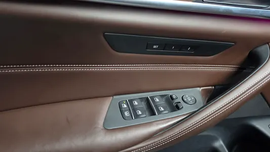 BMW 5 Series (G30) 530i M 2018 29