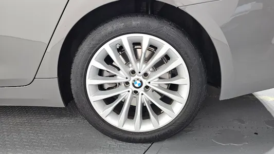 BMW 5 Series (G30) 530e 2021 21