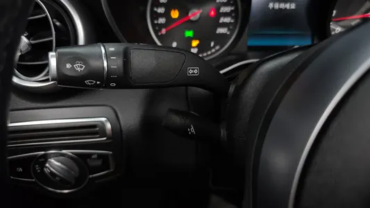 Mercedes-Benz C-Class W205 C200 2019 18