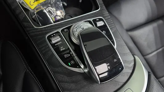 Mercedes-Benz C-Class W205 C220 d 2019 18
