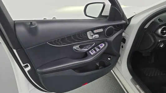 Mercedes-Benz C-Class W205 C220 d 2019 24