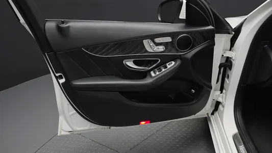 Mercedes-Benz C-Class W205 C220 d 4MATIC AMG Line 2019 24