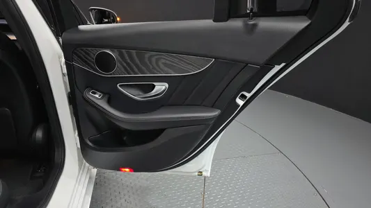 Mercedes-Benz C-Class W205 C220 d 4MATIC AMG Line 2019 25