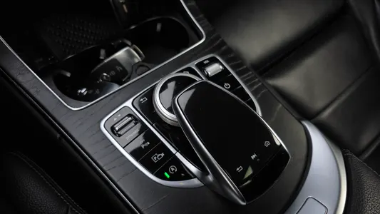 Mercedes-Benz C-Class W205 C220 d 4MATIC AMG Line 2019 28