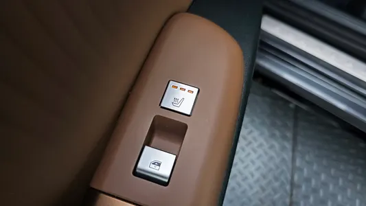 Hyundai (GN7) 2024 18