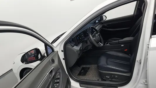 Hyundai (DN8) 1.6 2023 10