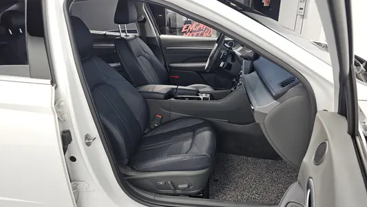 Hyundai (DN8) 1.6 2023 26