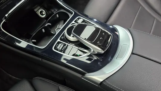 Mercedes-Benz C-Class W205 C200 2018 16