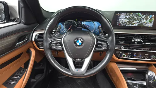 BMW 5 Series (G30) 520d M 2017 12