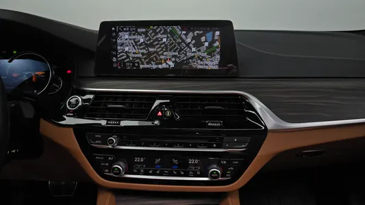 BMW 5 Series (G30) 520d M 2017 13