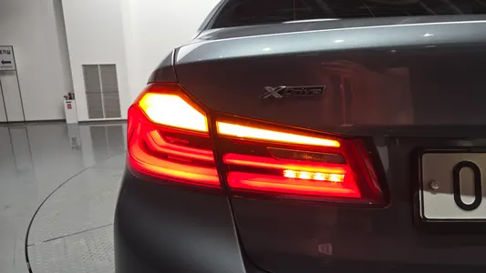 BMW 5 Series (G30) 520d M 2017 23