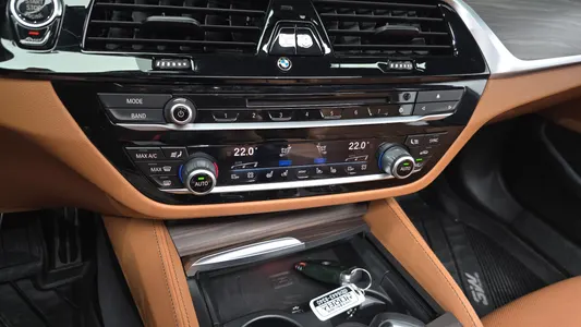 BMW 5 Series (G30) 520d M 2017 30