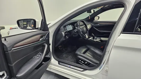 BMW 5 Series (G30) 520d xDrive M 2017 10
