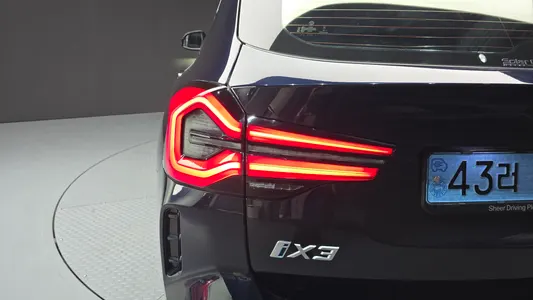 BMW iX3 M 2022 23