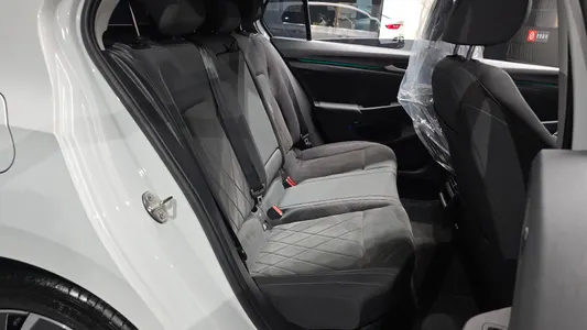 Volkswagen 8 2.0 TDI 2024 11