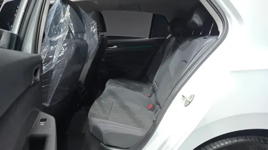 Volkswagen 8 2.0 TDI 2024 12