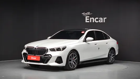 BMW 5 Series (G60) 520i 2025