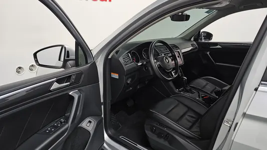 Volkswagen 2 2.0 TDI 2019 10