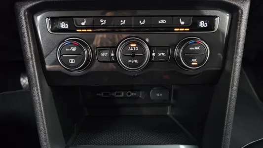 Volkswagen 2 2.0 TDI 2019 28