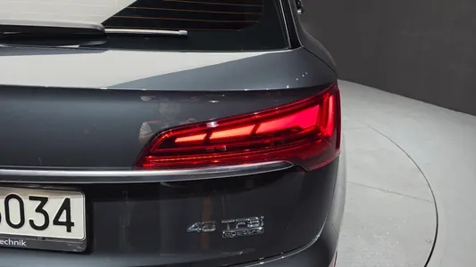 Audi Q5 (FY) 45 TFSI 2022 23