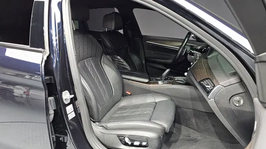 BMW 5 Series (G30) 520d M 2018 11