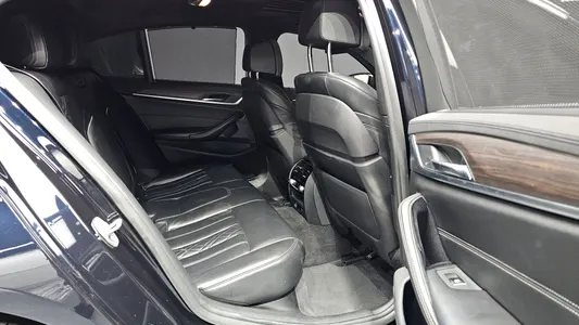 BMW 5 Series (G30) 520d M 2018 12