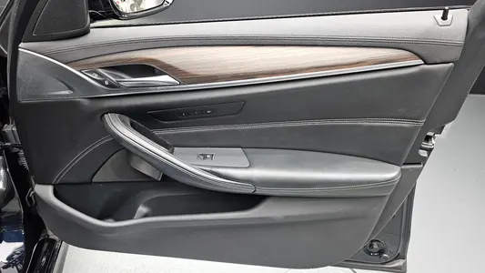 BMW 5 Series (G30) 520d M 2018 24