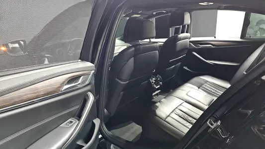 BMW 5 Series (G30) 520d M 2018 26