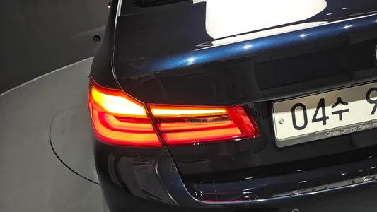 BMW 5 Series (G30) 520d M 2018 23