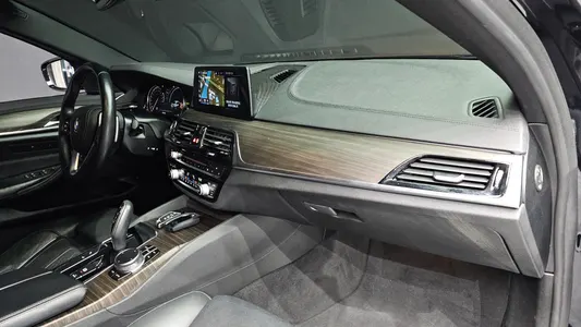 BMW 5 Series (G30) 520d M 2018 27