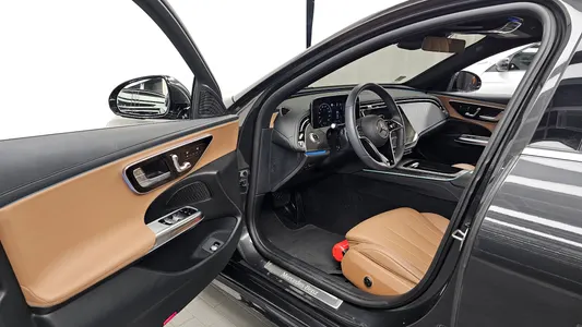 Mercedes-Benz E-Class W214 E200 2025 10