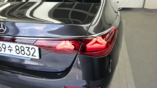 Mercedes-Benz E-Class W214 E200 2025 23