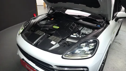 Porsche (PO536) 3.0 E- 2022 6