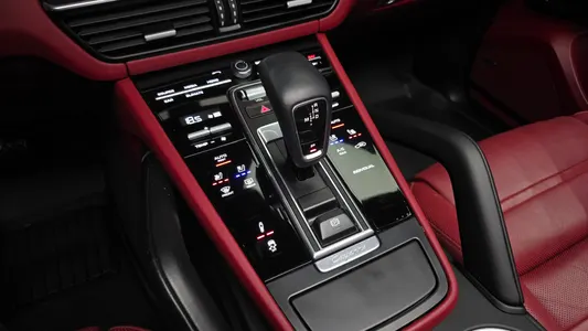 Porsche (PO536) 3.0 E- 2022 9