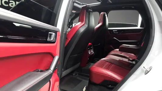 Porsche (PO536) 3.0 E- 2022 11