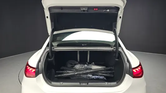 Mercedes-Benz EQE V295 EQE350+ 2026 31