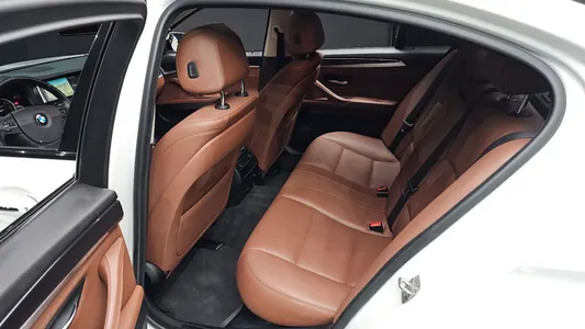 BMW 5 Series (F10) 520d M 2016 11