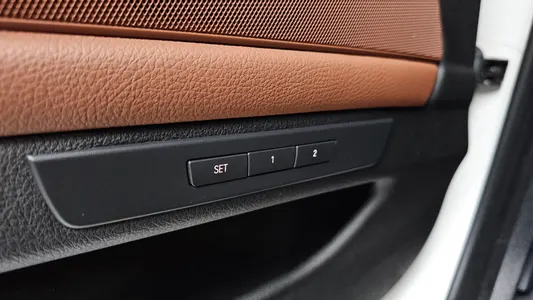 BMW 5 Series (F10) 520d M 2016 16